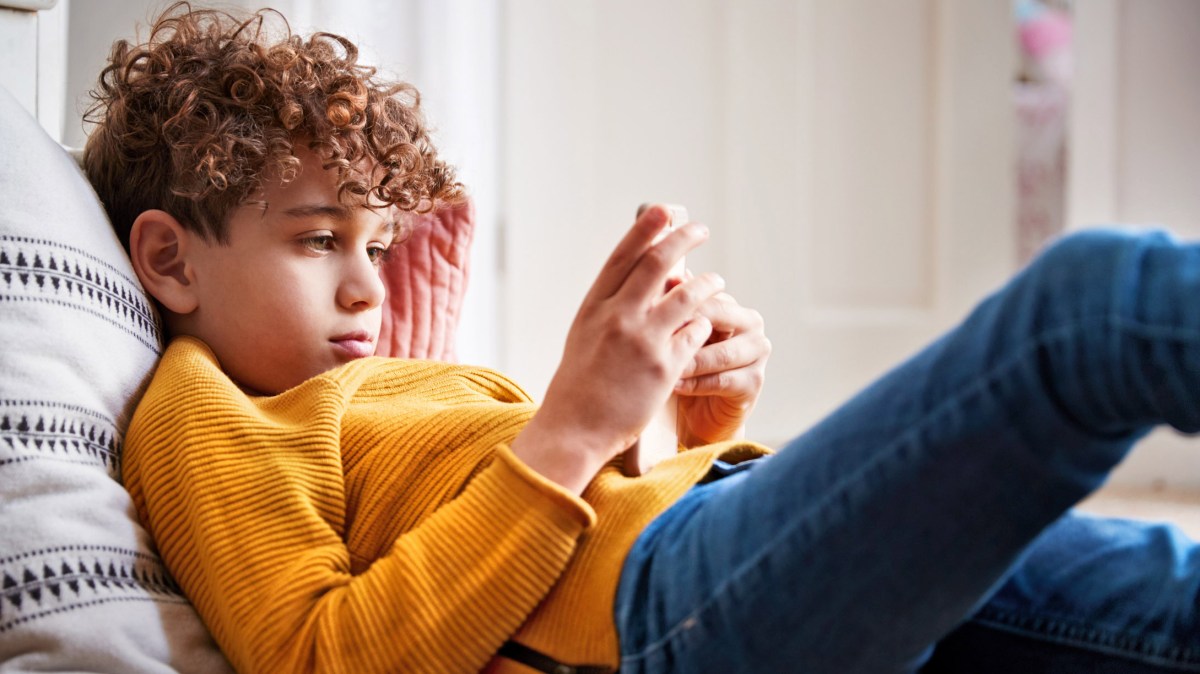 Nadwaga u dziecka a wady postawy: dlaczego dodatkowe kilogramy zmieniają ustawienie kręgosłupa i jak temu efektywnie przeciwdziałać?